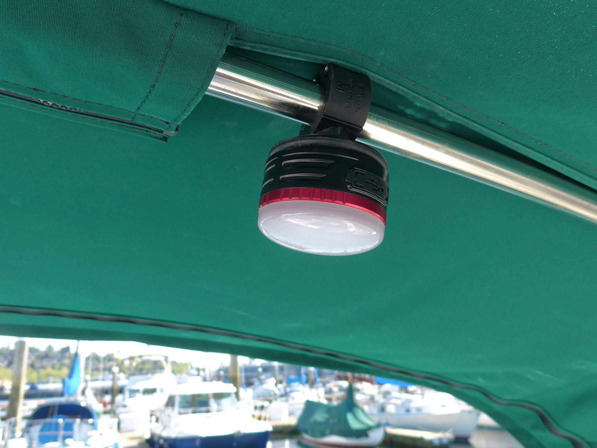 Mantus Snap-On Light Mounted Above