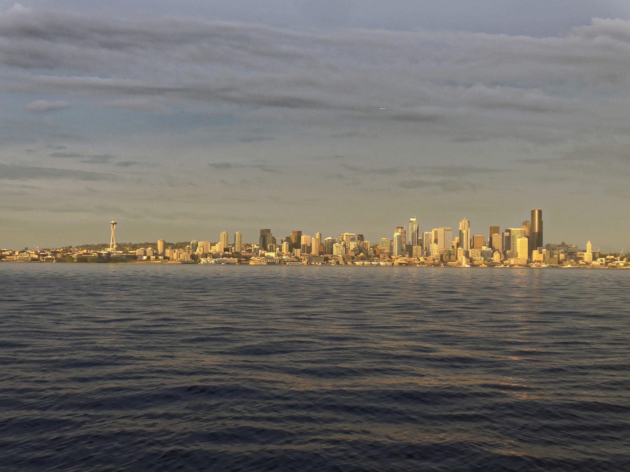 seattle skyline golden hour light