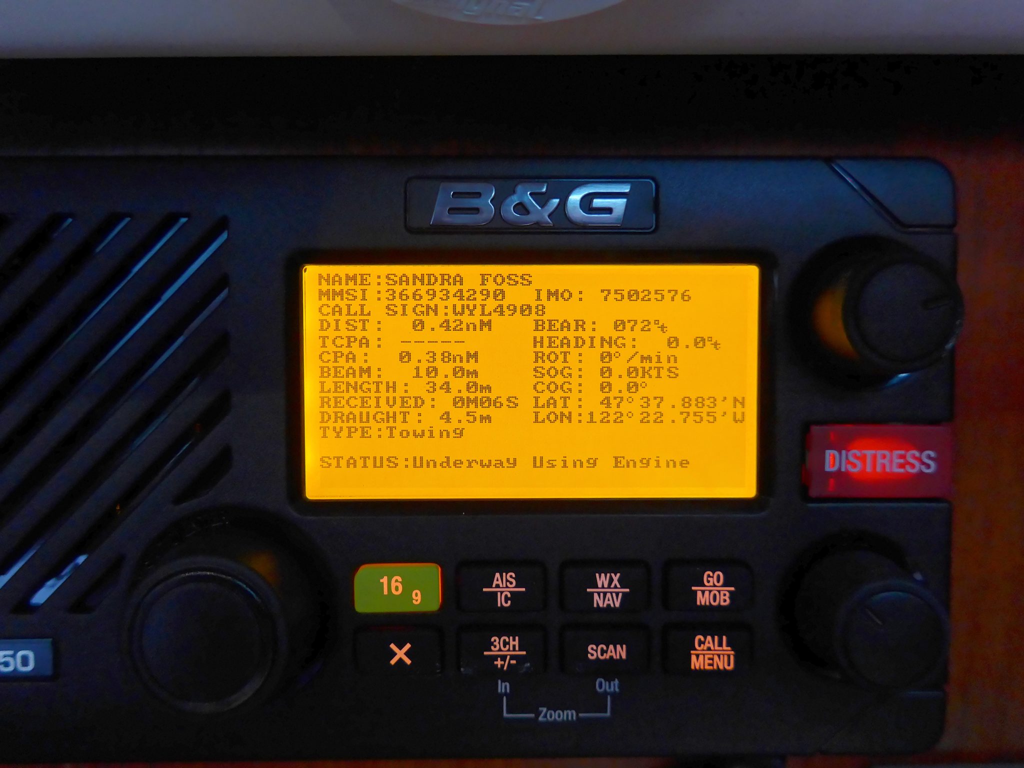 B&G V50 VHF AIS target detail