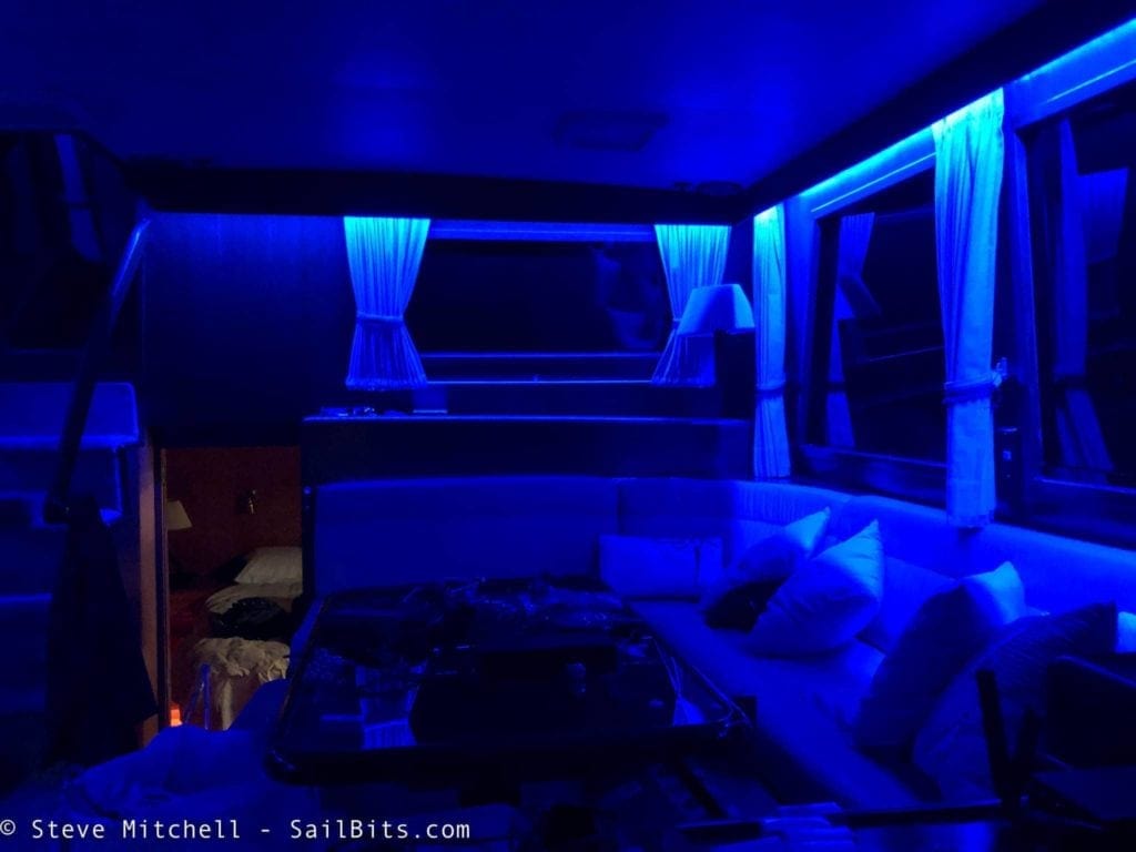 12V 24V Boat Ceil Light for Boat Yacht Truck Bus RV Bathroom - China Marine  LED Ceiling Light, Red White LED Marine