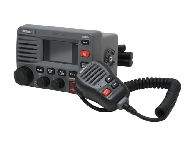 Uniden UM625CBK VHF radio